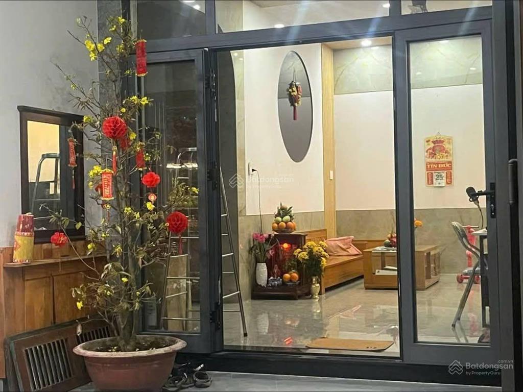 Bán nhà mặt tiền đường ô tô thông gần nguyễn duy trinh quận 2 ngang 8.6m sân đậu ô tô hỗ trợ vay