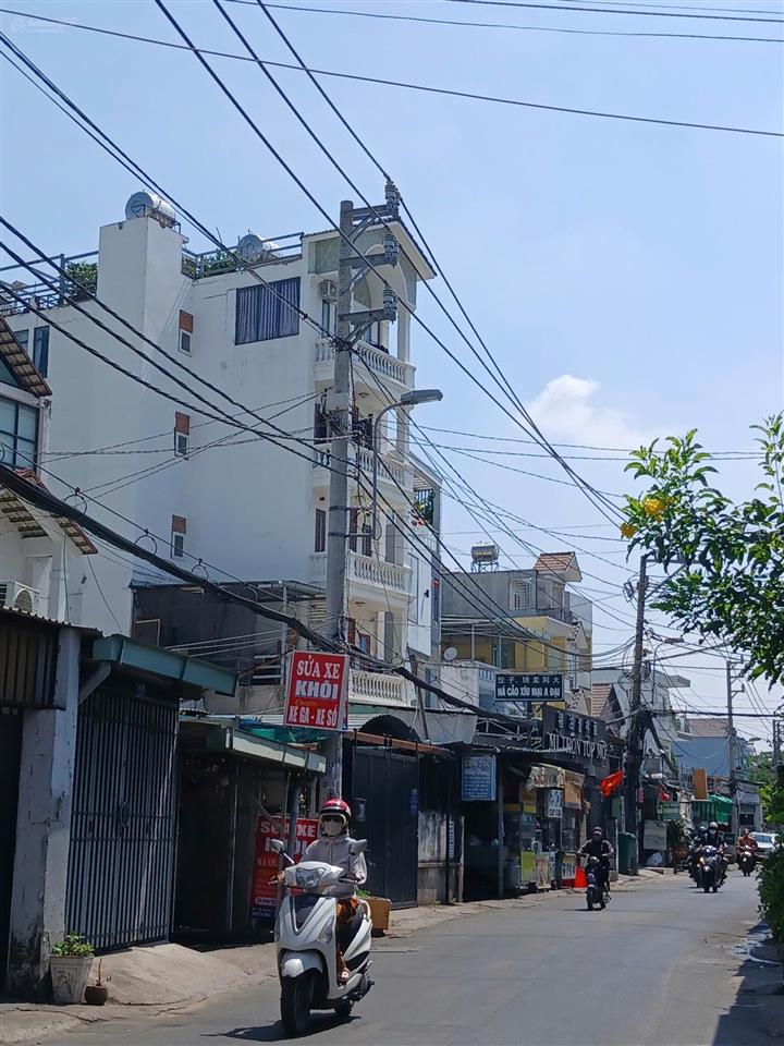 Bán nhà quận 2 nhà ngay mặt tiền đường ô tô thông  đường 8m đất ngang 6,2m giá tlcc 0903 034 ***