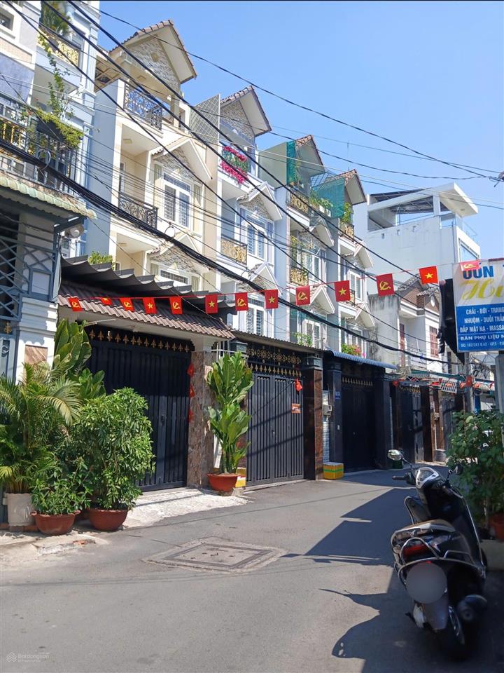Bán nhà quận 2 nhà ngay mặt tiền đường ô tô thông  đường 8m đất ngang 6,2m giá tlcc 0903 034 ***