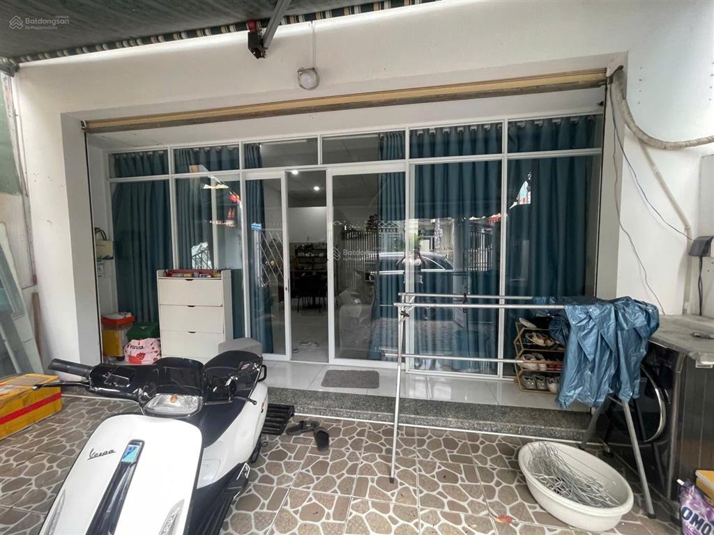 Bán nhà quận 2 nhà ngay mặt tiền đường ô tô thông  đường 8m đất ngang 6,2m giá tlcc 0903 034 ***
