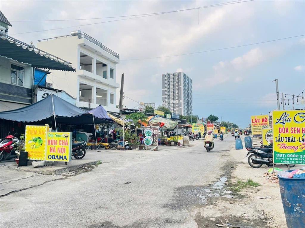 Tôi cần bán lô đất mặt tiền đường ống nước nằm ngay trung tâm ký túc làng đại học quốc gia dĩ an