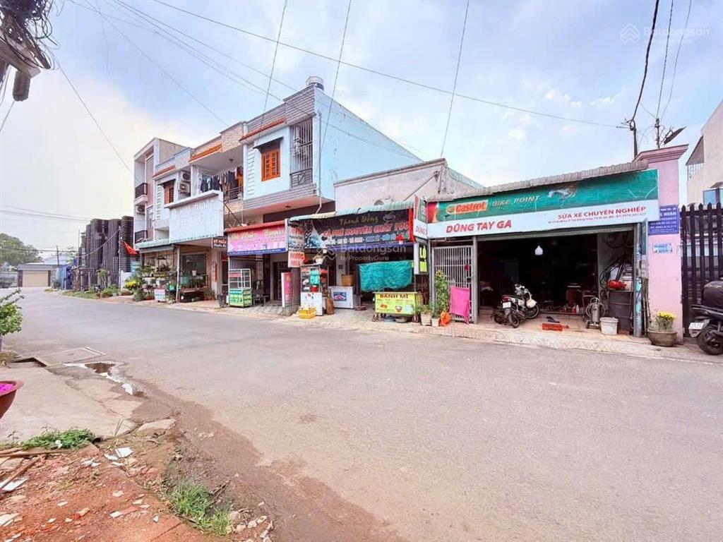 Gia đình cần tiền bán gấp lô đất mặt tiền kinh doanh đẹp tại dĩ an