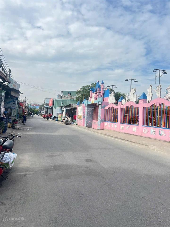 Gia đình cần tiền bán gấp lô đất mặt tiền kinh doanh đẹp tại dĩ an