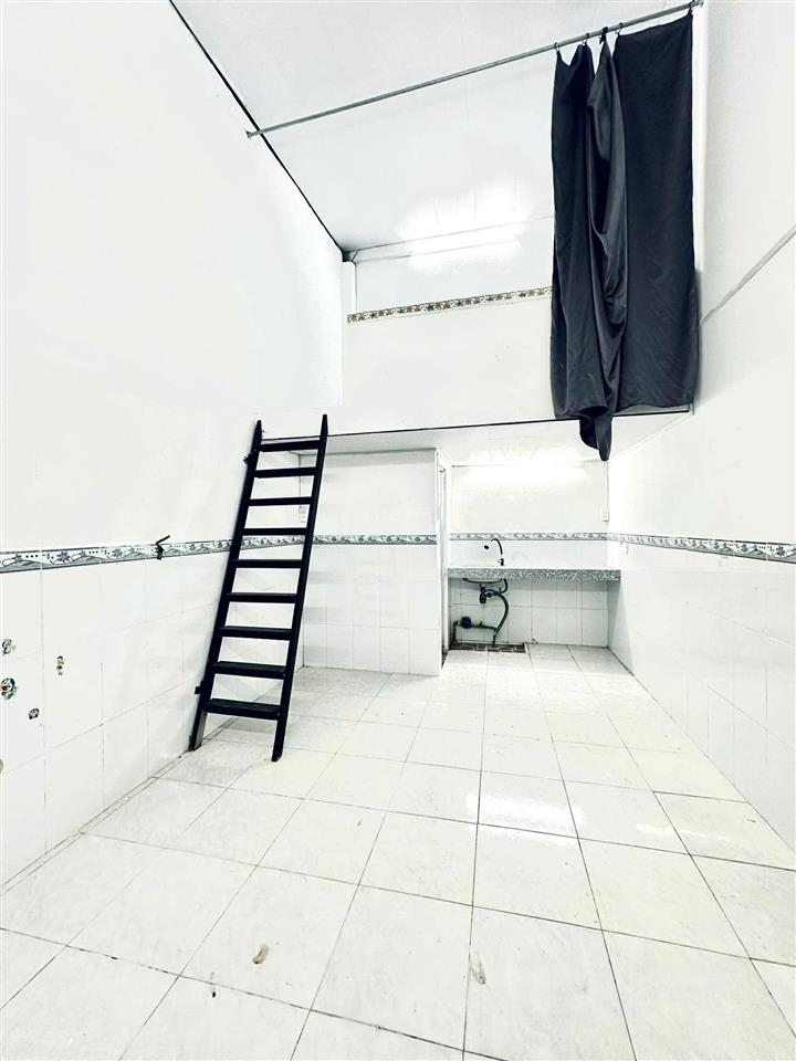Bán gấp  dãy trọ 33 phòng full 100% thổ cư sổ hồng riêng  đi định cư nước ngoài  k quản lý được