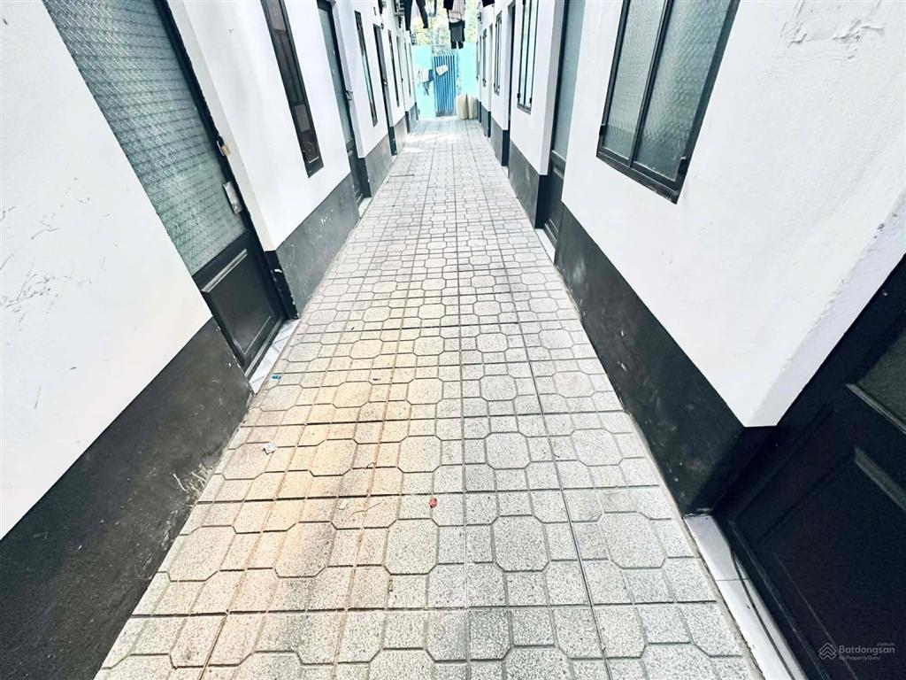 Bán gấp  dãy trọ 33 phòng full 100% thổ cư sổ hồng riêng  đi định cư nước ngoài  k quản lý được