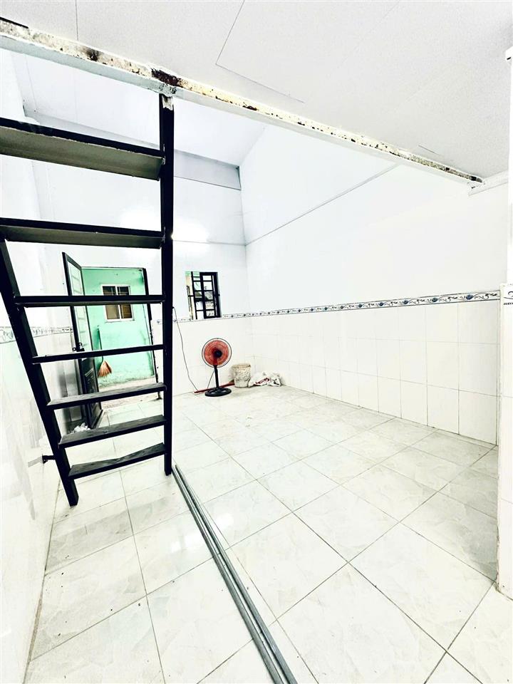 Bán gấp  dãy trọ 33 phòng full 100% thổ cư sổ hồng riêng  đi định cư nước ngoài  k quản lý được