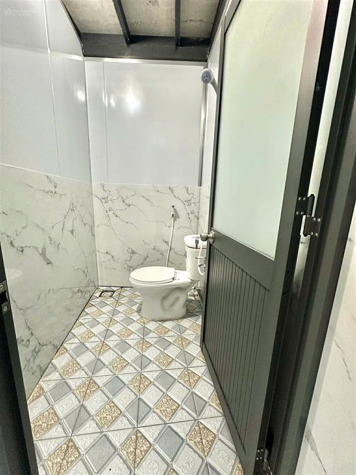 Bán gấp  dãy trọ 33 phòng full 100% thổ cư sổ hồng riêng  đi định cư nước ngoài  k quản lý được