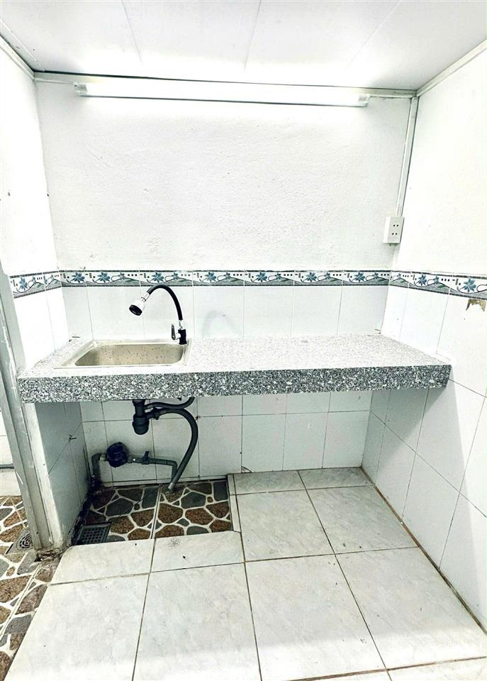 Bán gấp  dãy trọ 33 phòng full 100% thổ cư sổ hồng riêng  đi định cư nước ngoài  k quản lý được