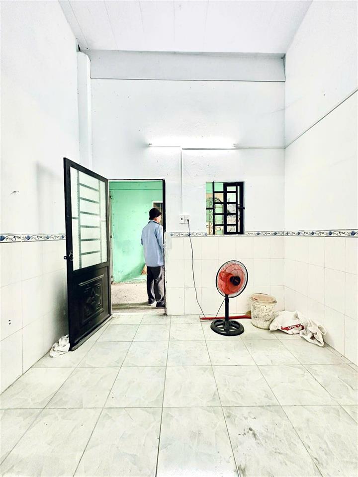 Bán gấp  dãy trọ 33 phòng full 100% thổ cư sổ hồng riêng  đi định cư nước ngoài  k quản lý được