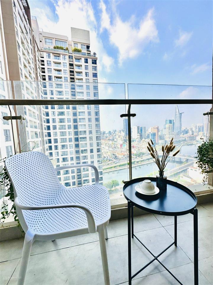 Bán gấp căn hộ có sổ hồng 3pn 2wc giá 12tỷ  0932 143 ***