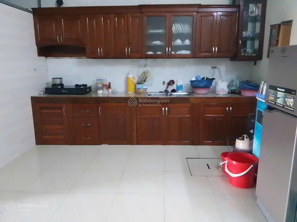 Em có nhà cho thuê 3 phòng ngủ, 1 phòng khách