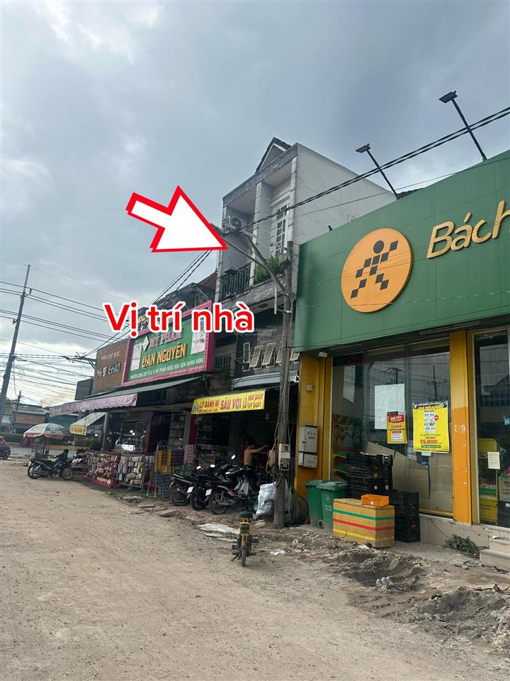 Nhà ngay cổng chợ minh hưng thích hợp kinh doanh buôn bán giá rẻ