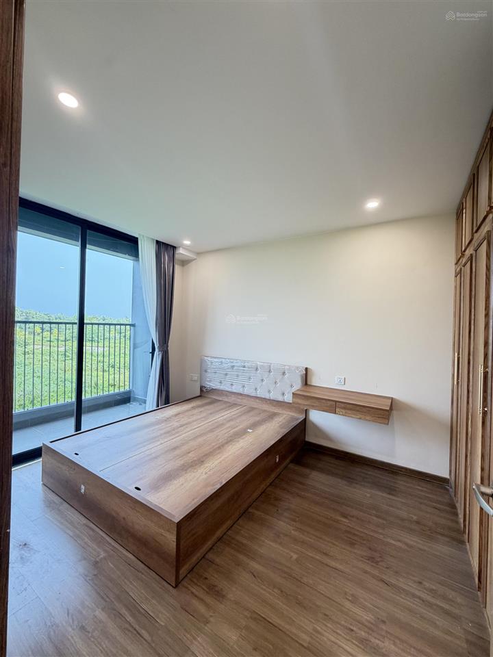 Cho thuê căn góc 2 ngủ 70m2 mới đét trong khu công nghệ cao hòa lạc. giá thuê 10tr/tháng