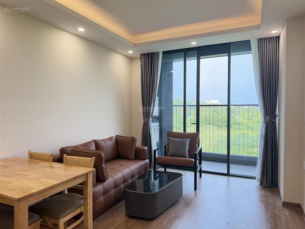 Cho thuê căn góc 2 ngủ 70m2 mới đét trong khu công nghệ cao hòa lạc. giá thuê 10tr/tháng