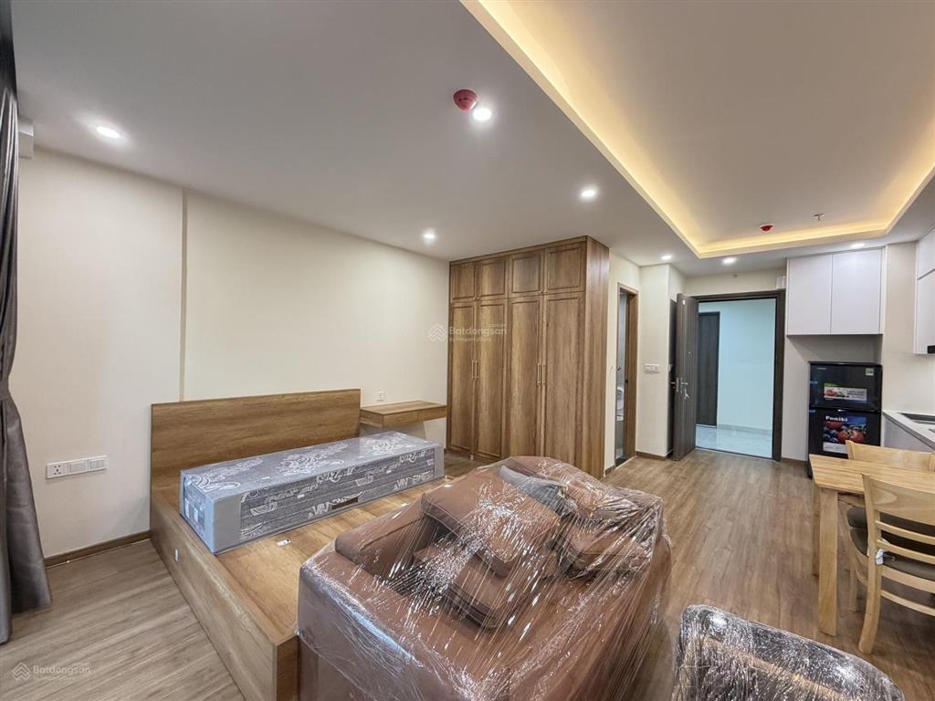 Cho thuê căn studio 37m2 mới đét trong khu công nghệ cao hòa lạc. đầy đủ nội thất sẵn vào ở luôn