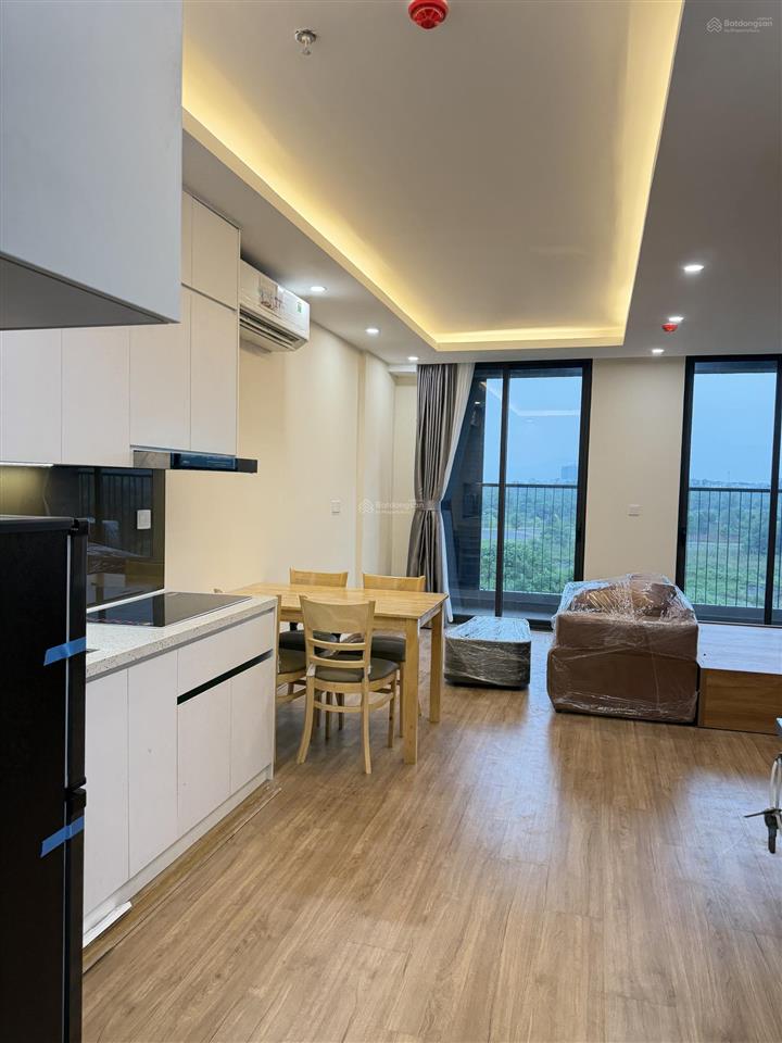 Cho thuê căn studio 37m2 mới đét trong khu công nghệ cao hòa lạc. đầy đủ nội thất sẵn vào ở luôn