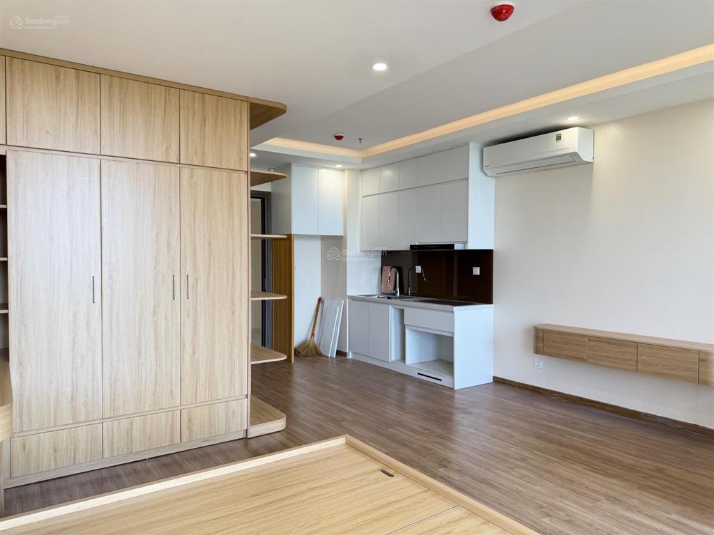 Cho thuê căn studio 37m2 mới đét trong khu công nghệ cao hòa lạc. free dịch vụ hơn 1 năm. giá 5,5tr
