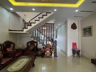 Bán căn nhà 110m srxdmặt tiền đường hồ xuân hương p9đà lạt gần chợ chi lăng, kdl hồ than thở...