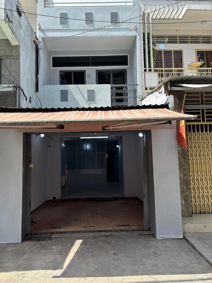 Cho thuê nhà mặt phố 99 lạc long quân, giá tốt 17 triệu, 73.5m2, 2pn, 1vs
