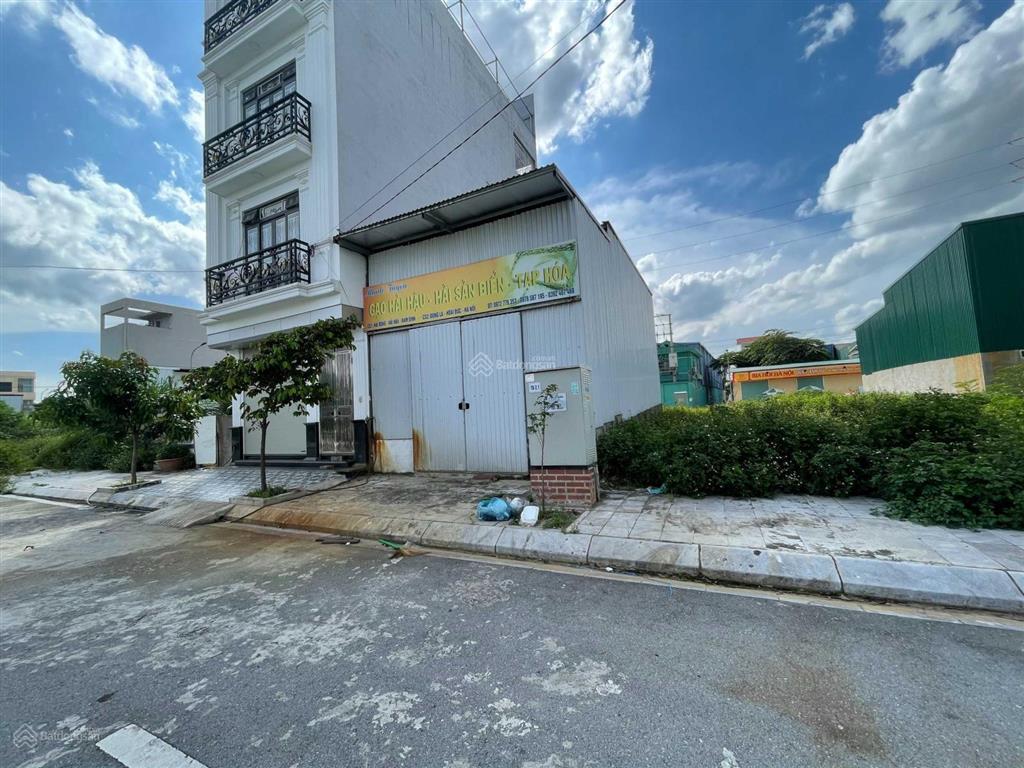 65m2 đất đấu giá x2 la tinh cách 1 dãy ra view hồ điều hoà  0936 191 ***