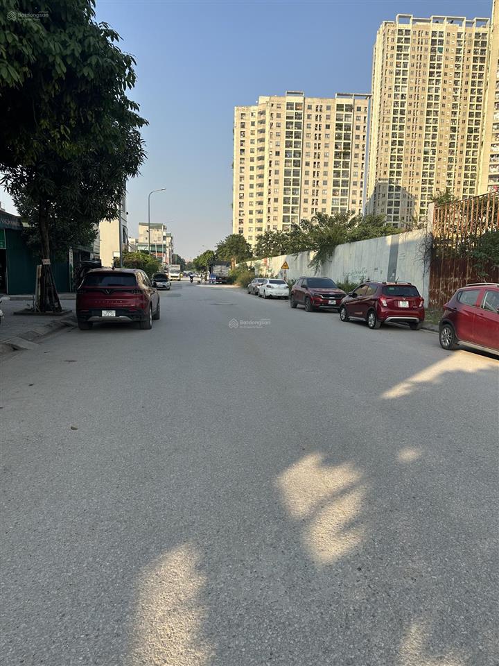 La tinh 51m². mt 4m. hướng đn. trục chính kinh doanh nối thẳng vđ4 chỉ 150m.  0936 191 ***