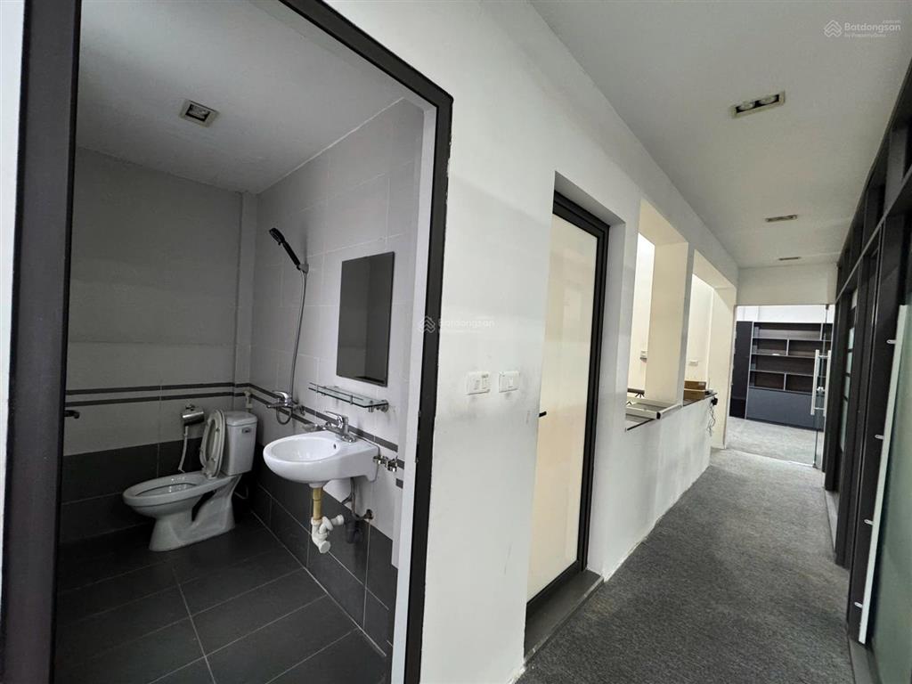 Cho thuê văn phòng giá cực chất 4,5 triệu, 18m2 tại lê văn thiêm, thanh xuân, hà nội