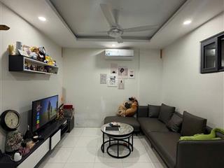 Chính chủ e bán căn 49m 2pn 1vs tòa v2 sổ đỏ sag tên luôn để về quê