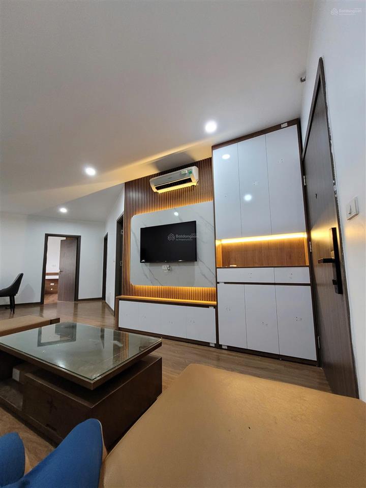 Bán căn giá rẻ 70m 2n2vs xuân mai complex ban công rộng cho khách co nhu cầu