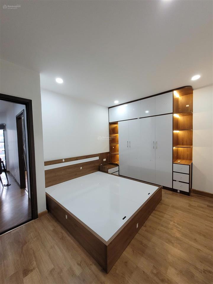 Bán căn giá rẻ 70m 2n2vs xuân mai complex ban công rộng cho khách co nhu cầu