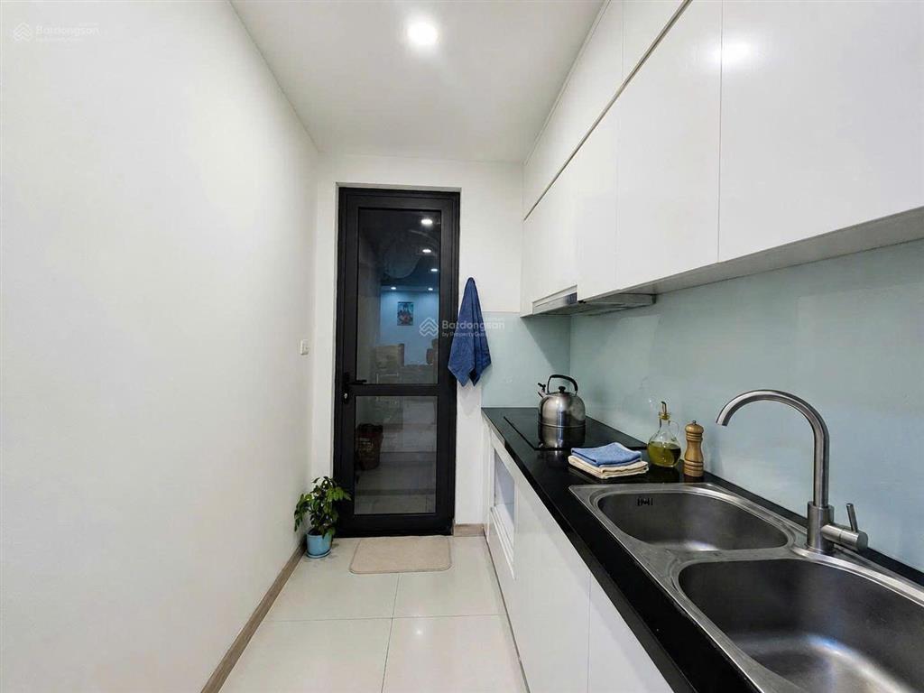 Chính chủ bán căn 68m 2n 2vs full đồ giá 4,2 tỷ