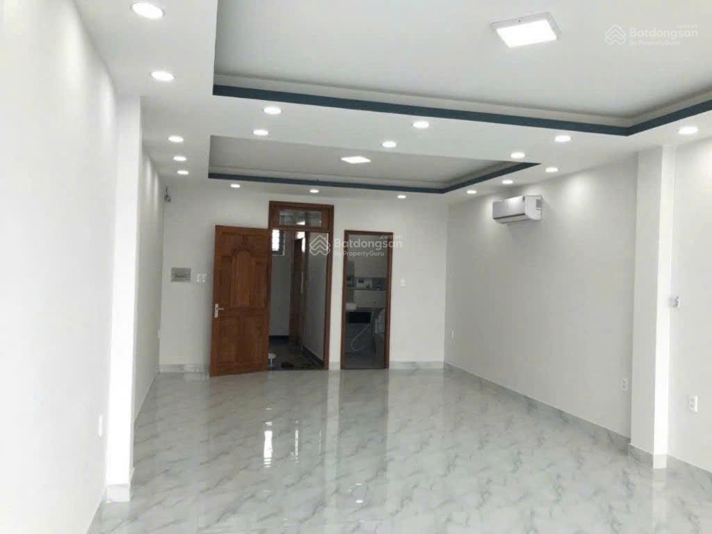 Cần cho thuê nhà mt 45b đường 3/2, phường 11, quận 10 gần khu cc hà đô