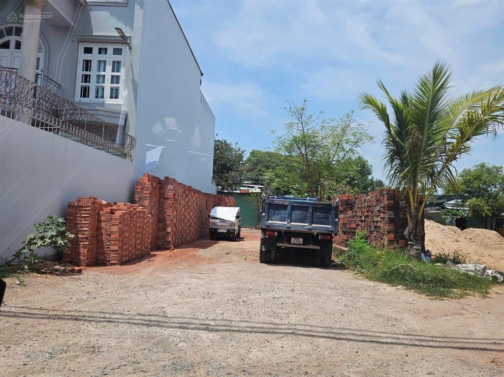 Đất biệt thự khu kiến tạo 212m2  cách biển 300m