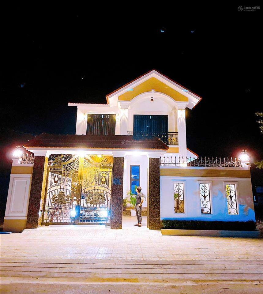 Bán nhà vườn rộng đẹp tổng diện tích 496m2 sân vườn hiếm có giá 13,222 tỷ