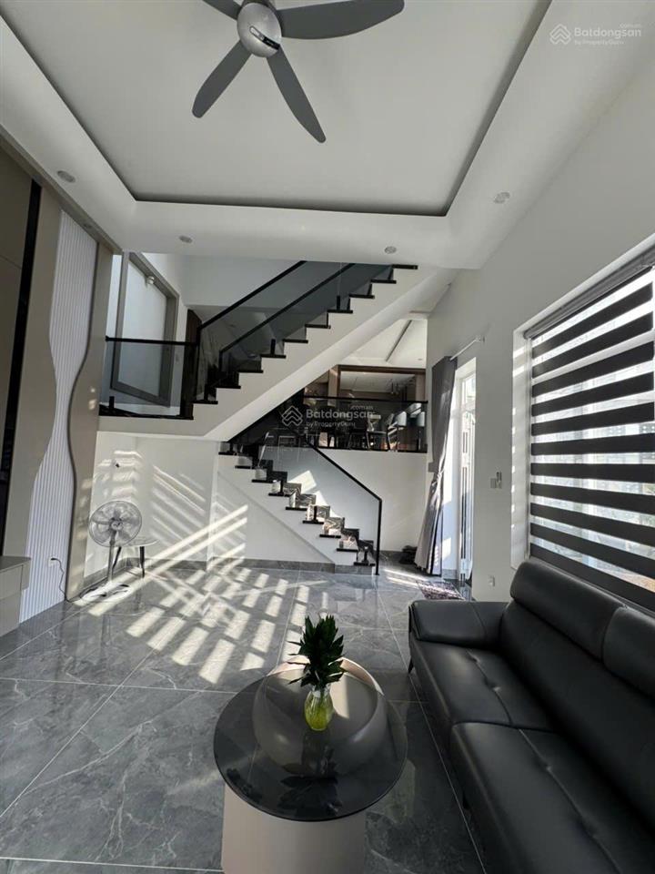 Nhà 2 mặt tiền hẻm cách biển 30m 118m2 6pn giá 16 tỷ