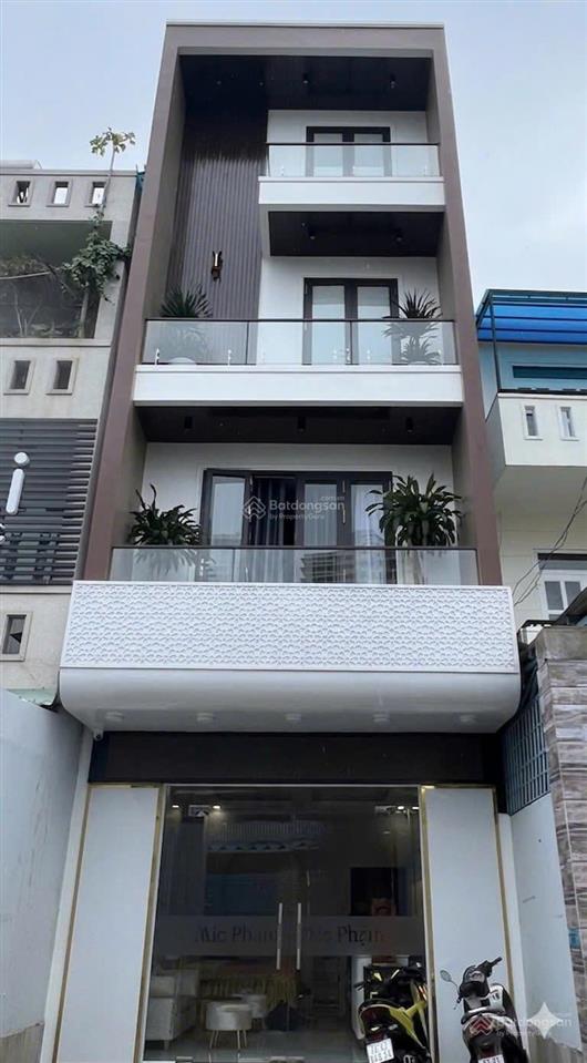 Nhà 2 mặt tiền sổ hoàn công full nội thất đẹp giá 16 tỷ