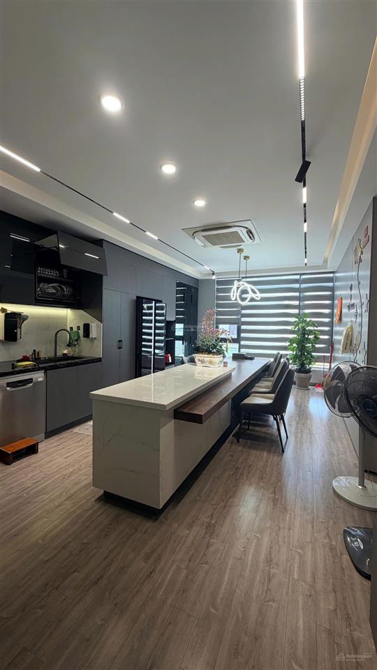Nhà 2 mặt tiền sổ hoàn công full nội thất đẹp giá 16 tỷ