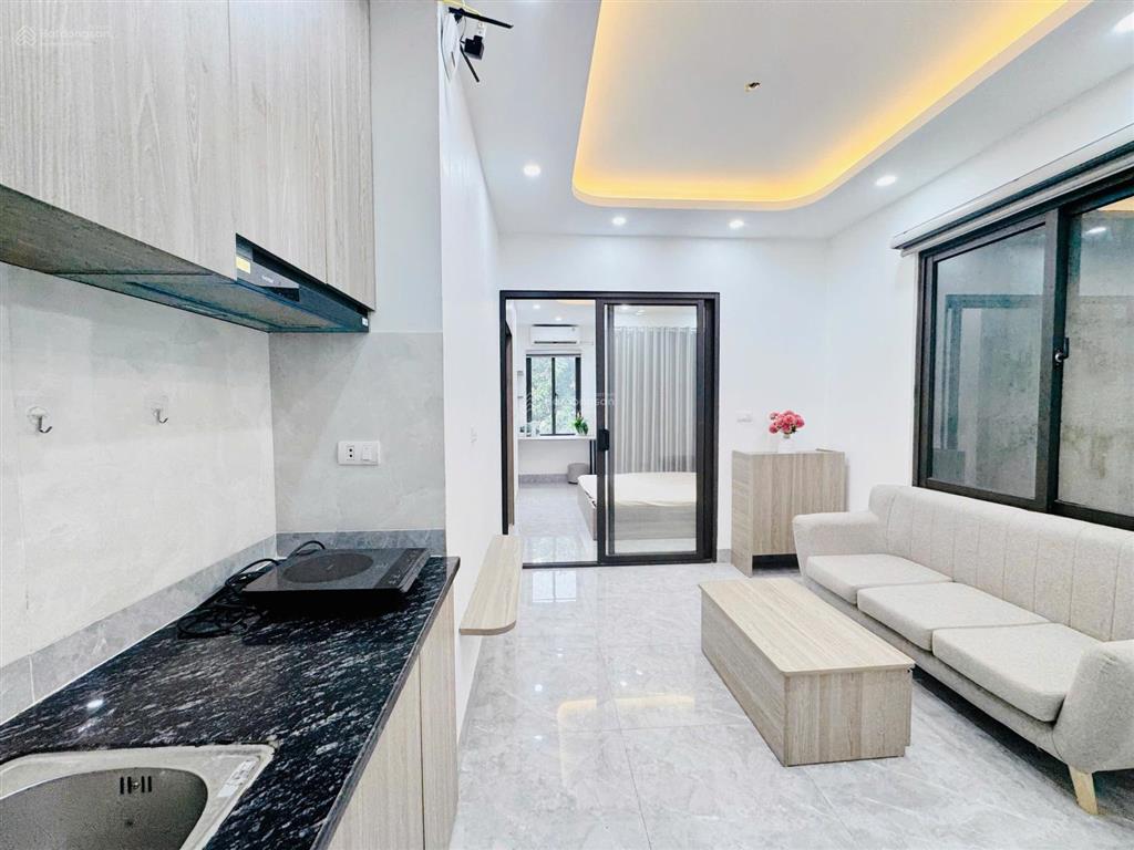 Căn hộ cao cấp 1k1n mặt phố pháo đài láng 40m2 full đồ chỉ 7tr5