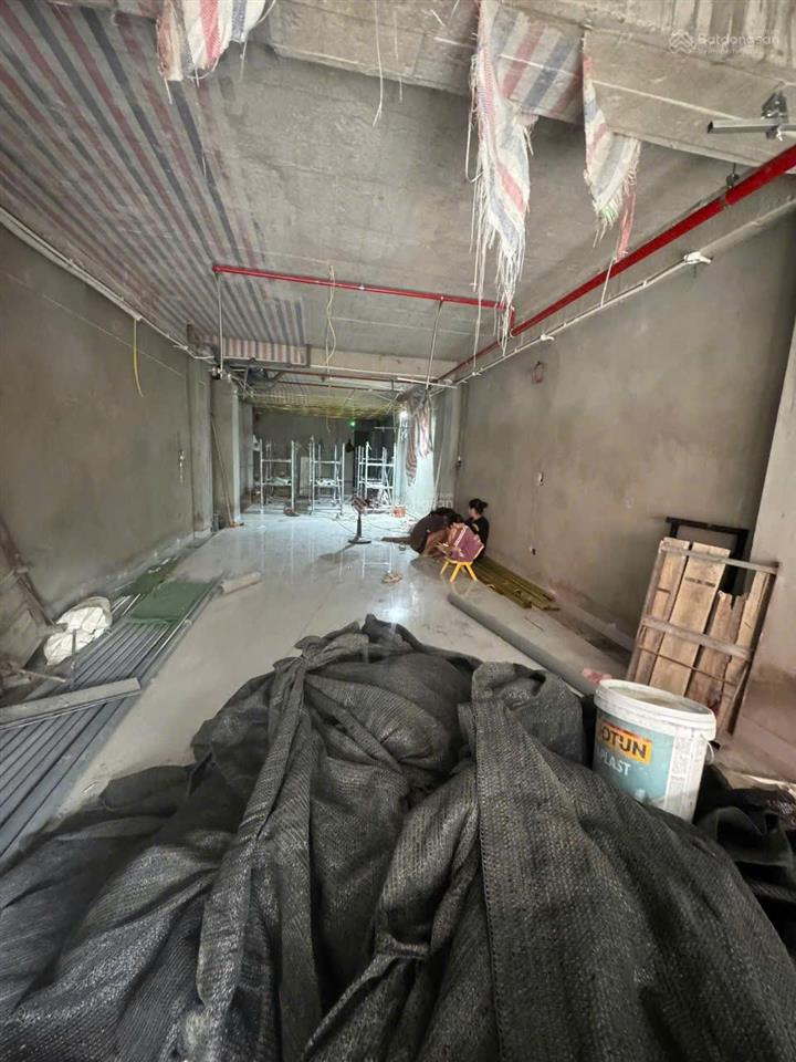 Cho thuê cửa hàng mặt phố đê la thành 85m2 giá 21 triệu