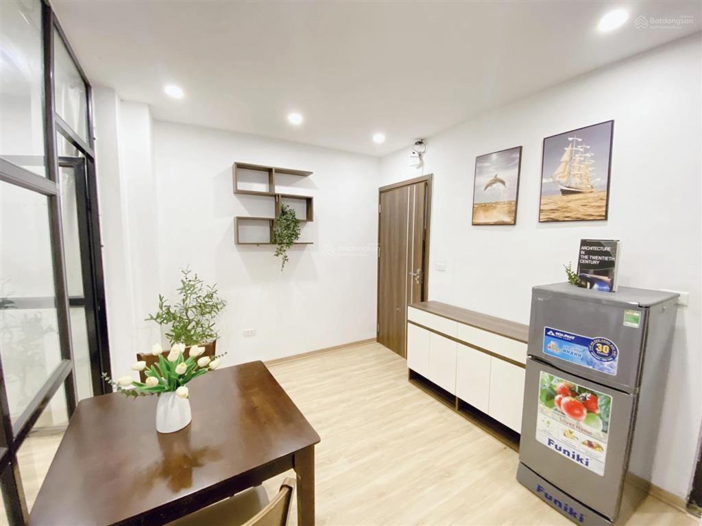 Cho thuê ccmn 1k1n xuân thủy 40m2 full đồ có ban công giá 5tr9