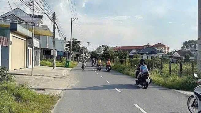 Bán gấp lô góc 2 mặt tiền đx013 phú mỹ, thủ dầu một vị trí đẹp, lô góc 2 mặt tiền đường