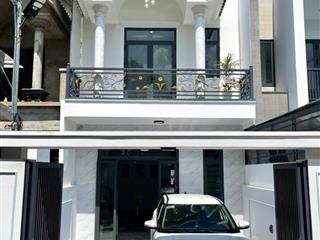 Bán nhà phú mỹ thủ dầu một nhà thiết kế 3 phòng ngủ, mái đúc kiên cố sân đậu ô tô, đườn