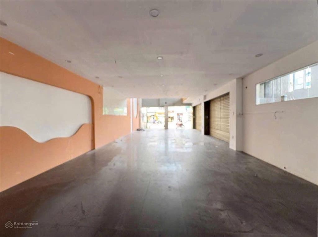 Chủ ngộp cần bán gấp nhà mặt tiền cmt8 ngay ngã 6 (vị trí vàng) diện tích 7,4x21m