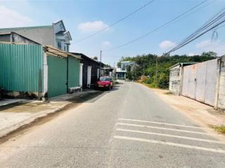 Nhanh chân nào khách ơi
bán đất phú mỹ mặt tiền dx 08 sát bên trường lái đang xây dựng
dt  10 x 46