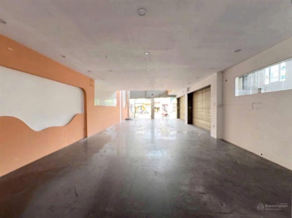 Chủ ngộp cần bán gấp nhà mặt tiền cmt8 ngay ngã 6 (vị trí vàng) diện tích 7,4x21m