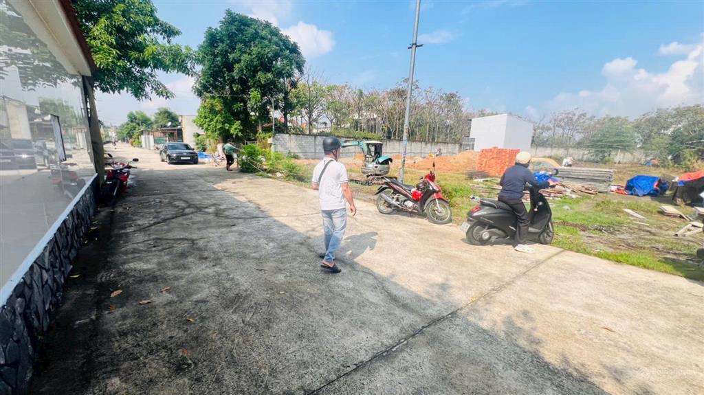 Đất phú lợi hẻm 178 phú lợi
vị trí hẻm 178 phú lợi, trung tâm tp thủ dầu một458,5m thổ cư 280m