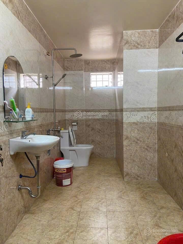 Bán nhà mặt tiền lê hồng phong phường phú lợi, tp. hcm
 dt 5,5x32 thổ cư 110.5m
nhà 1 trệt 2 lầ