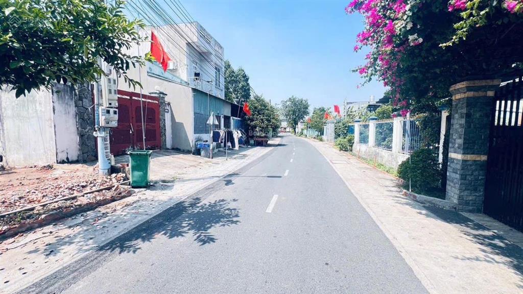 Bán đất mặt tiền dx 025 gần chợ phú mỹ. vị trí đẹp, ngay trung tâm phú mỹ thuận tiện kinh doanh