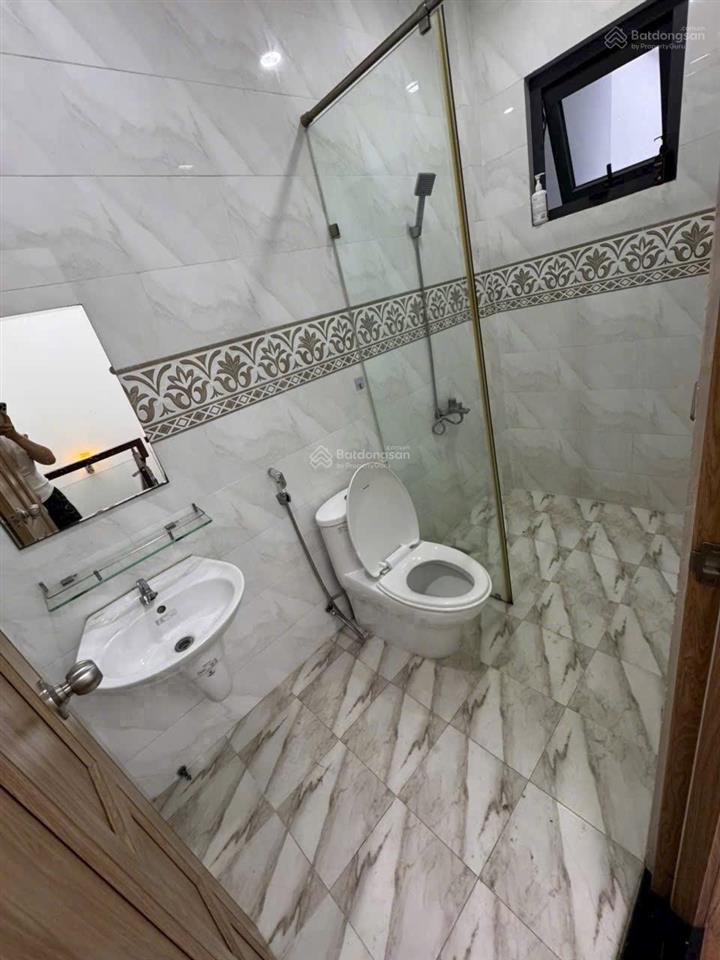 Bán nhà 2 lầu 1 trệt đường d3 khu dân cư k8 ngay đại học bd