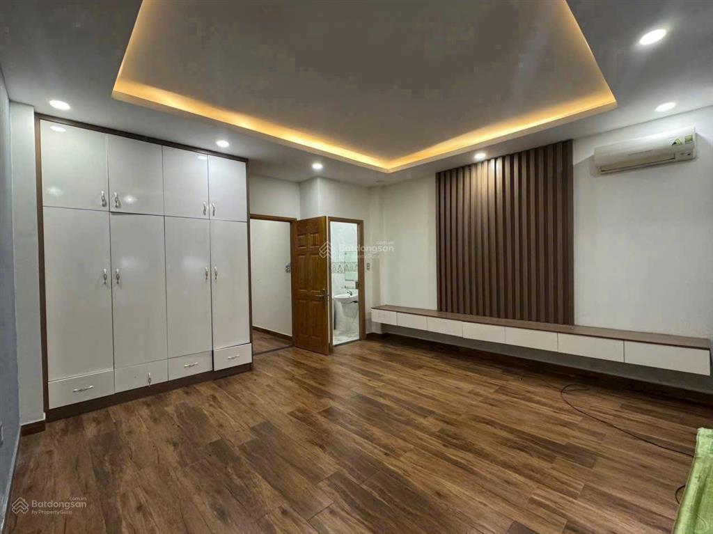 Bán nhà 2 lầu 1 trệt đường d3 khu dân cư k8 ngay đại học bd