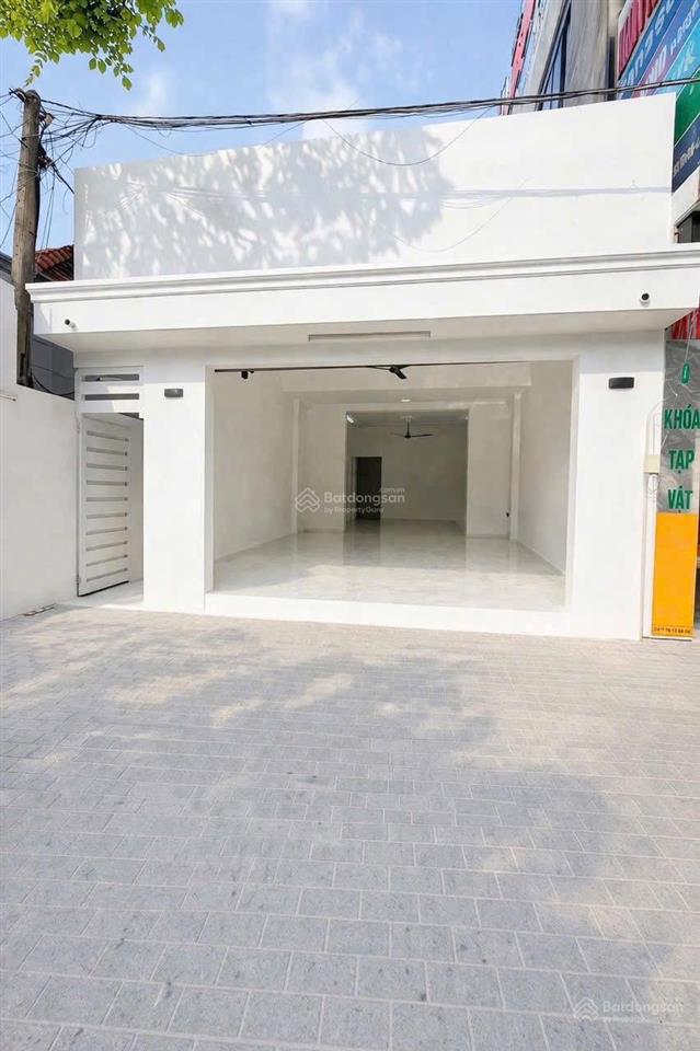 Bán nhà mặt tiền 6x30 ngay ngã tư lê hồng phong phú lợi